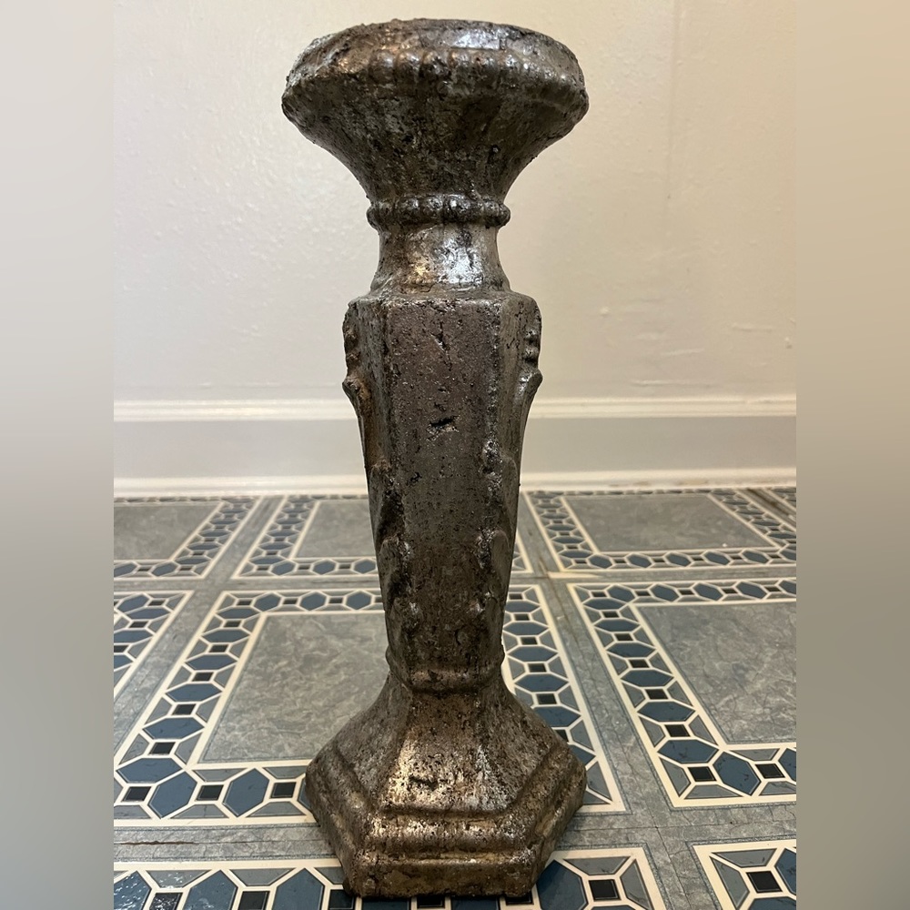 Candle holder